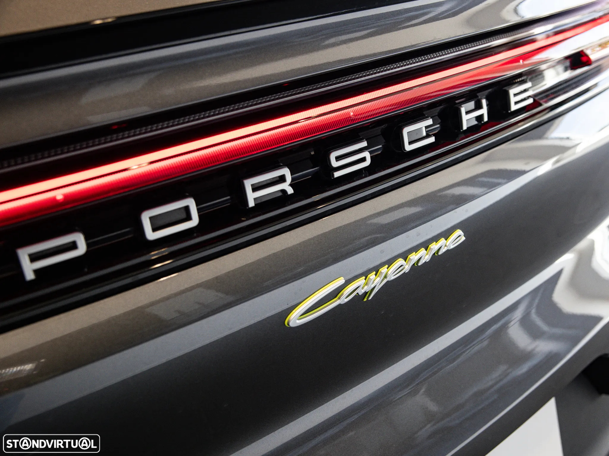 Porsche Cayenne Coupé E-Hybrid - 17