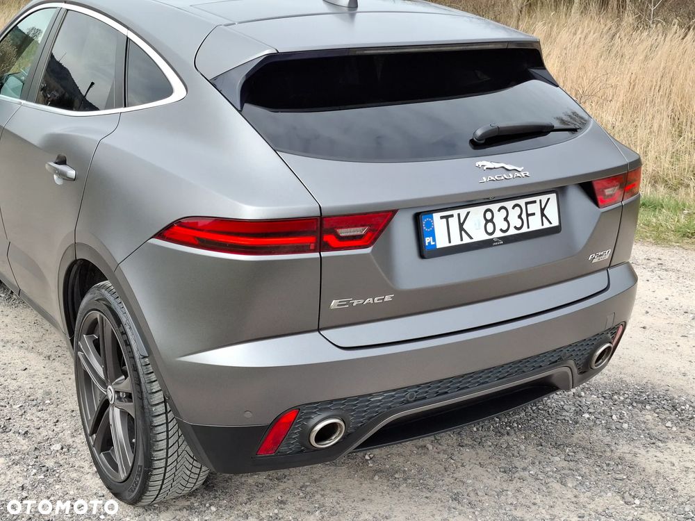 Jaguar E-Pace P250 AWD R-Dynamic S - 6