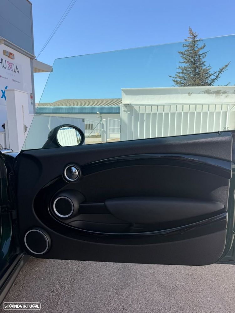 MINI Cabrio Cooper Auto - 32