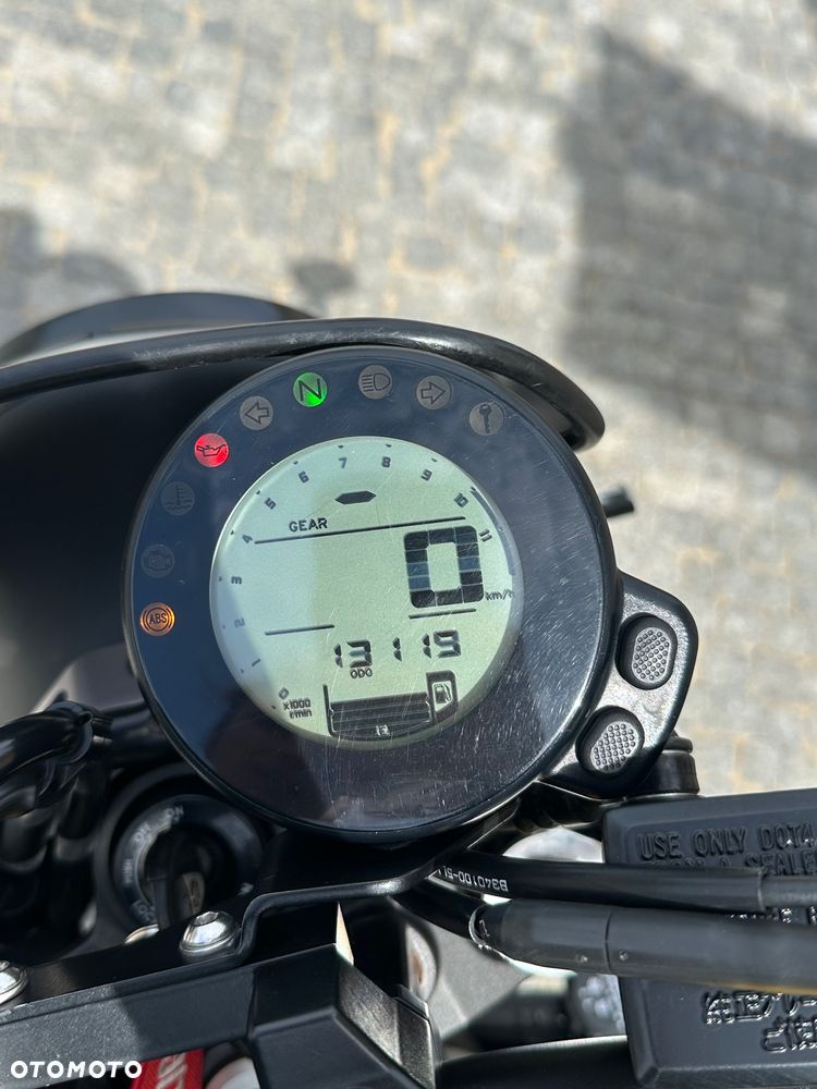 Yamaha XSR - 8