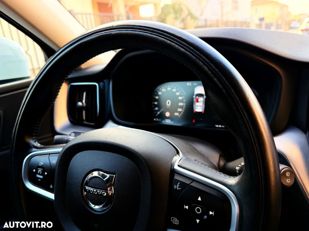 Volvo XC 60 D3 Momentum Pro - 20