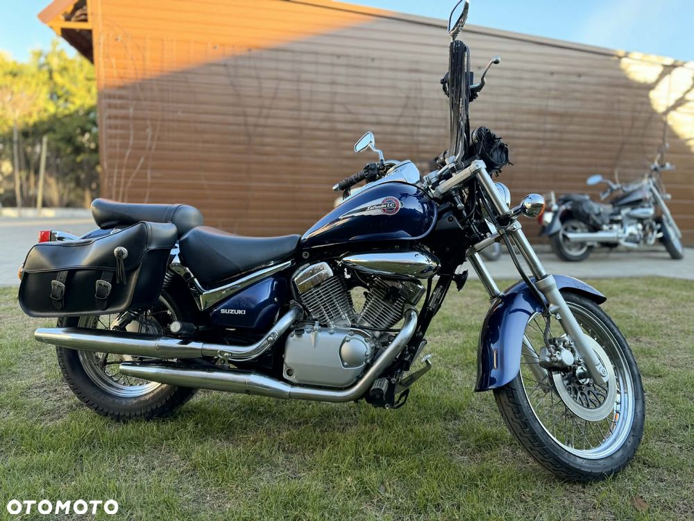 Suzuki Intruder - 38