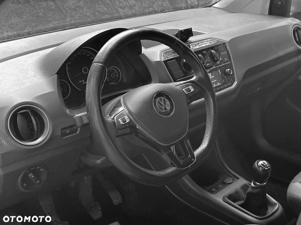 Volkswagen up! (BlueMotion Technology) move - 10