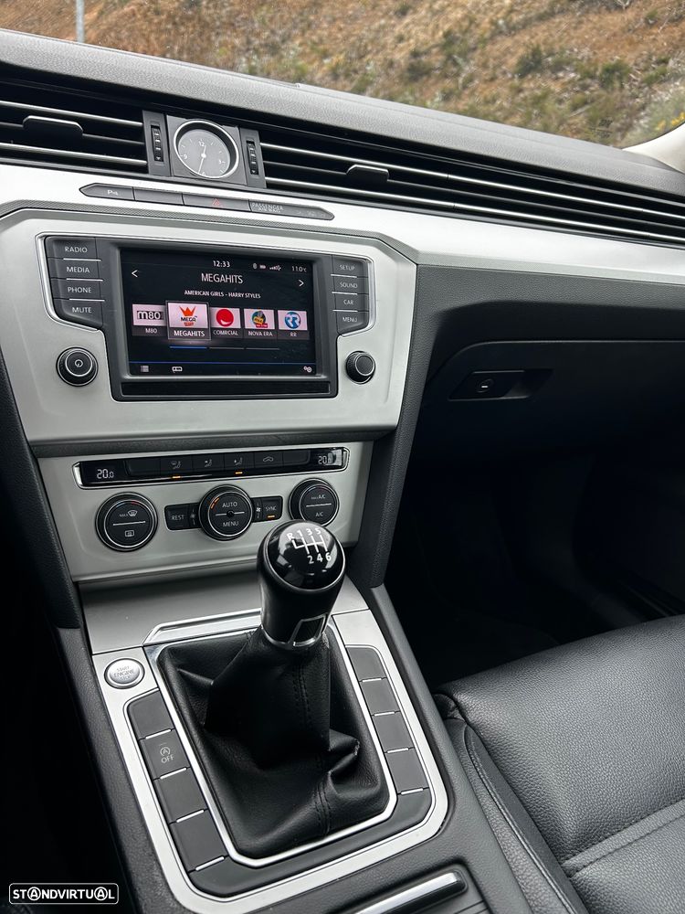 VW Passat 2.0 TDI Confortline - 4