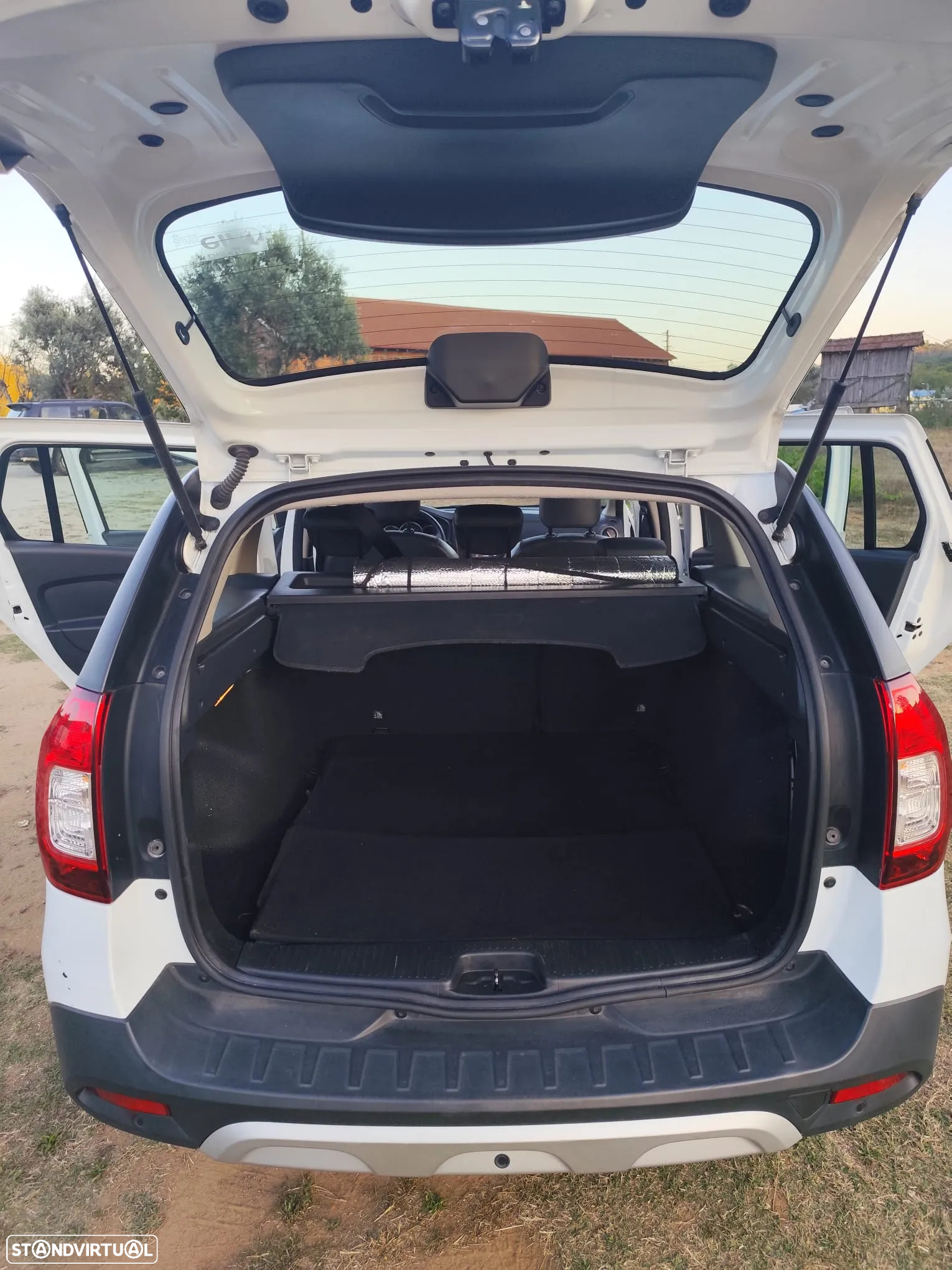Dacia Logan MCV 1.5 dCi Stepway - 13