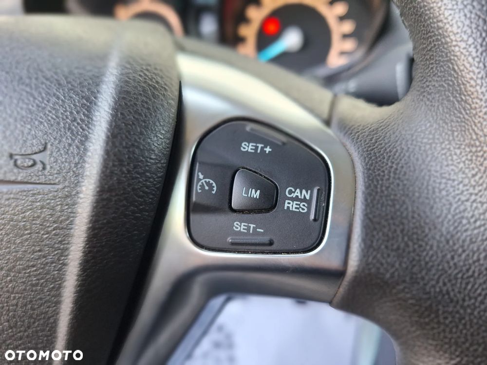 Ford Tourneo Courier 1.5 TDCi Trend - 26