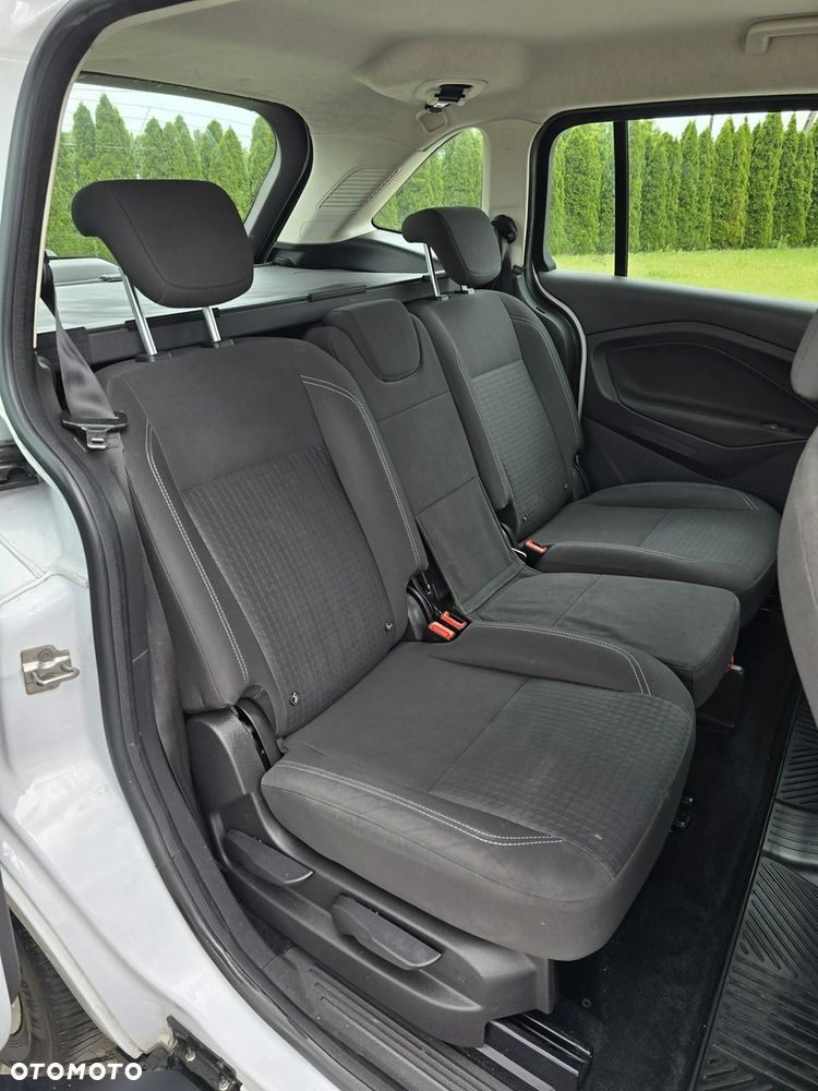 Ford Grand C-MAX - 22