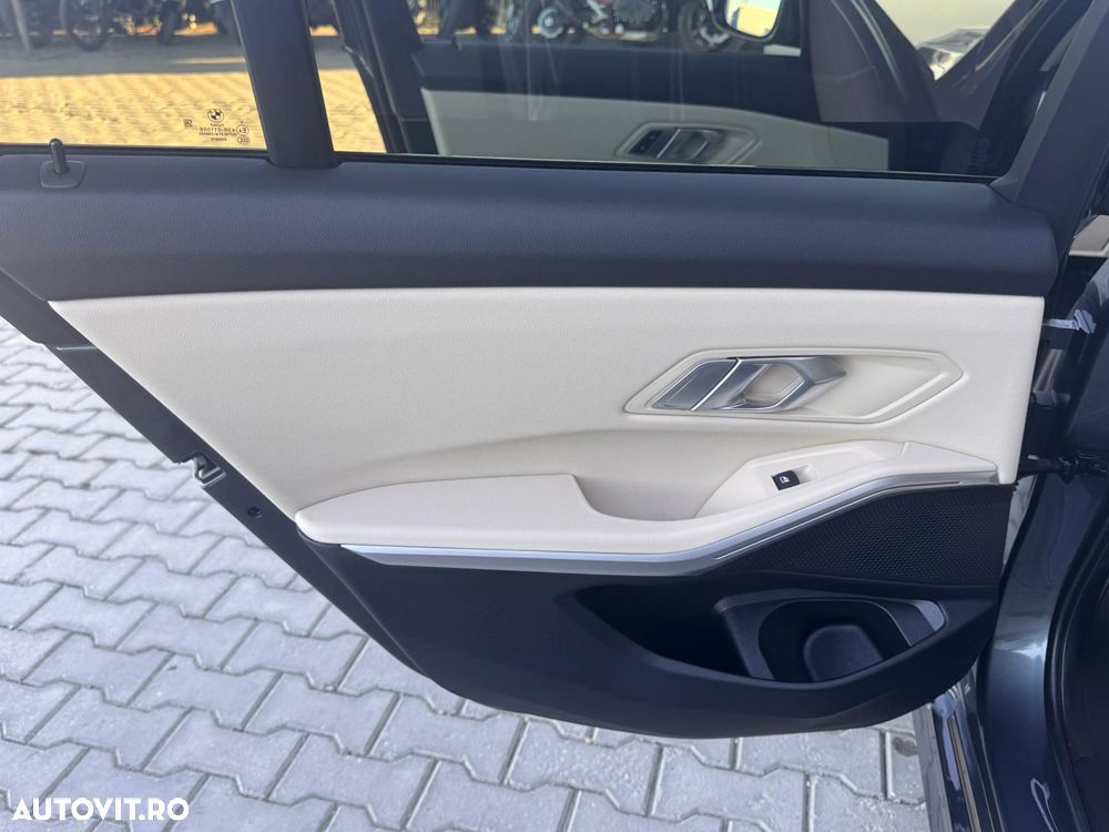 BMW Seria 3 320d xDrive AT Sport Line - 12