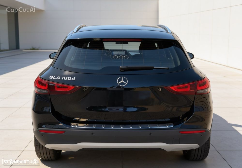 Mercedes-Benz GLA 180 d 8G-DCT — fotografia 4
