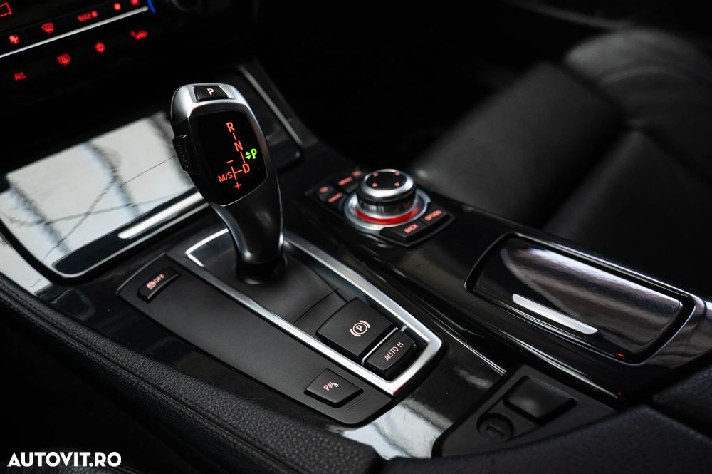 BMW Seria 5 520d Sport-Aut. - 15