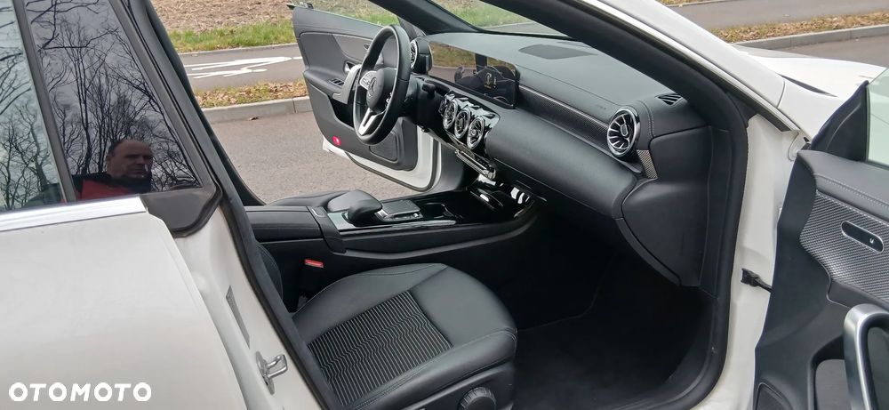 Mercedes-Benz CLA 200 7G-DCT - 9