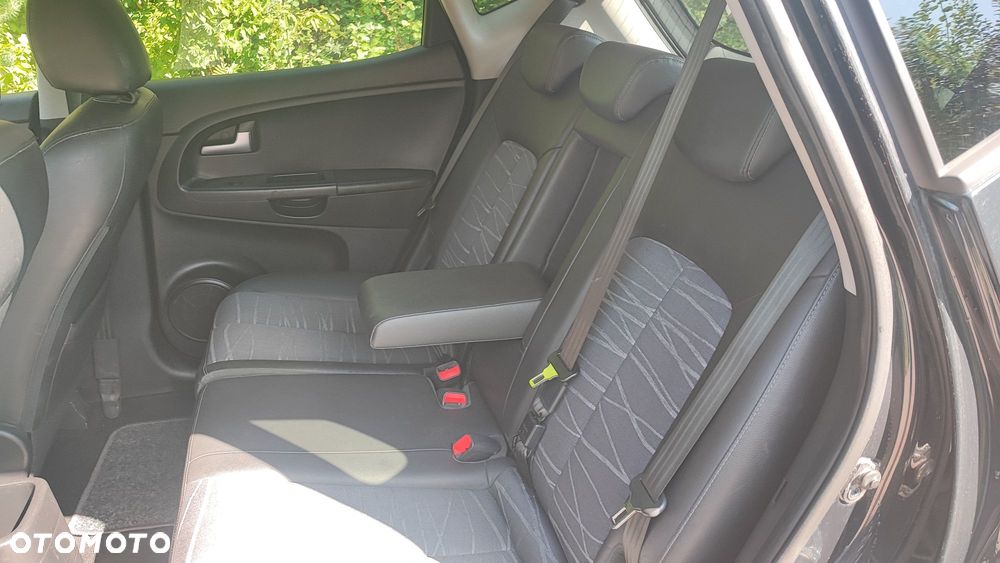 Kia Venga 1.4 CRDi 90 Vision - 12