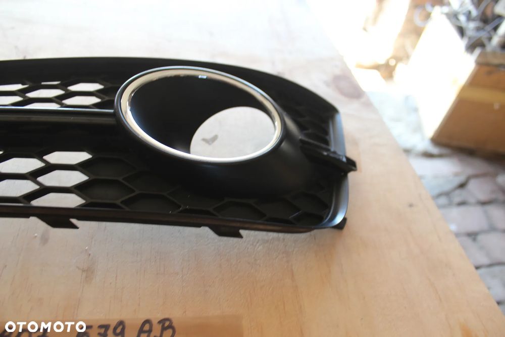 KRATKA ZDERZAKA LEWA AUDI A8 D4 4H0807679AB 2014 - 4