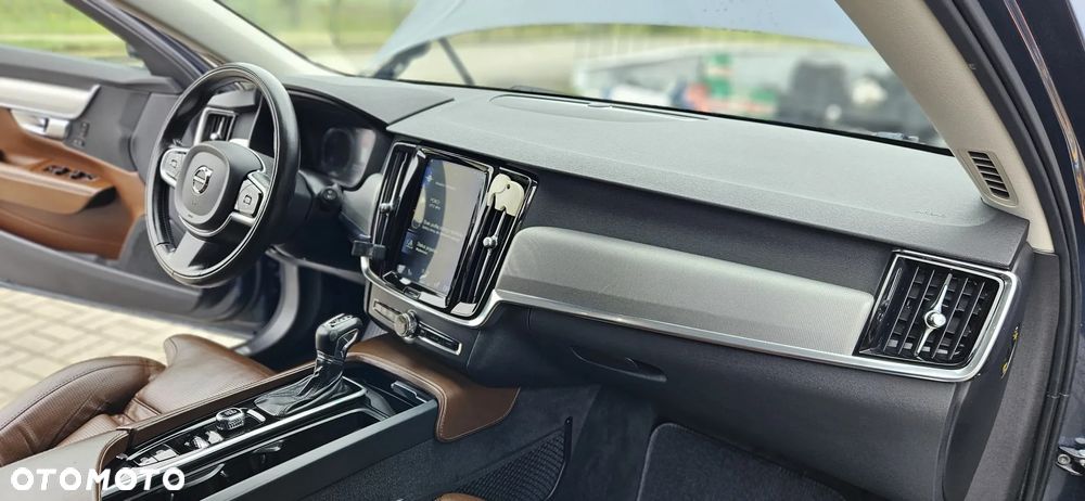 Volvo V90 D4 SCR AWD Kinetic - 19