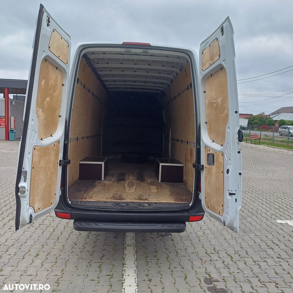 Mercedes-Benz Sprinter - 9