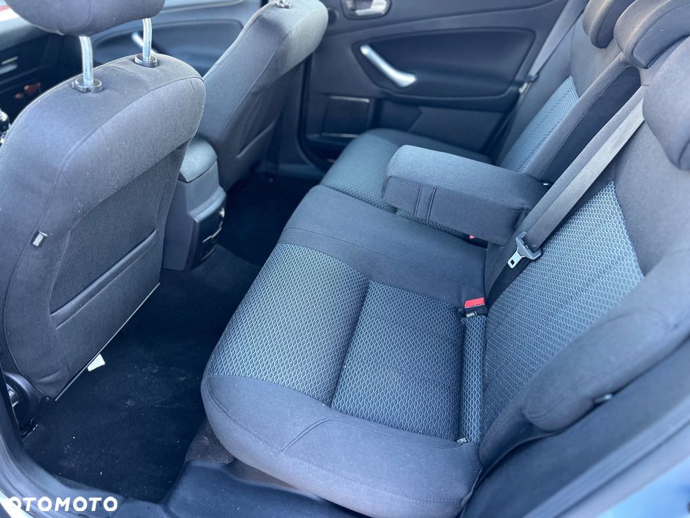 Ford Mondeo - 9