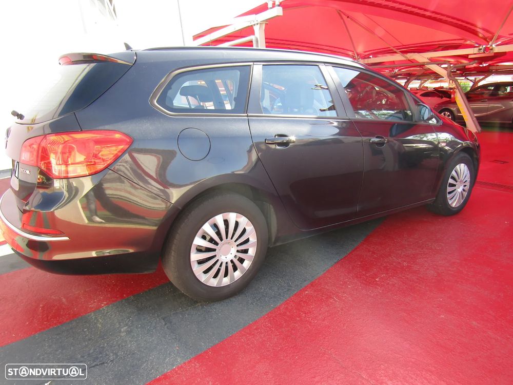 Opel Astra Sports Tourer - 11