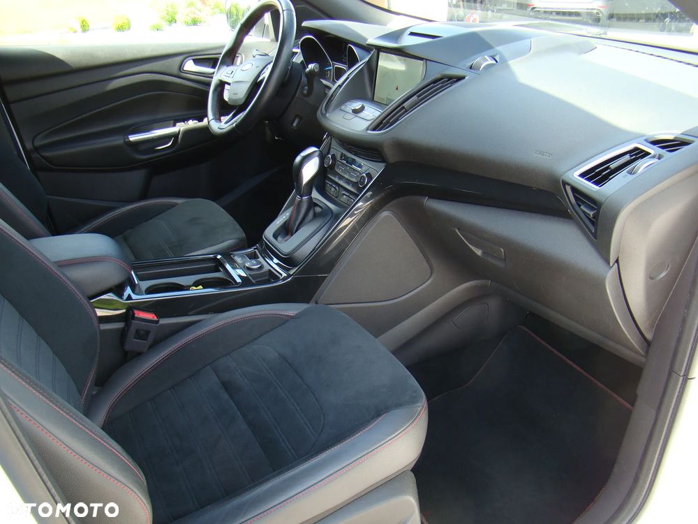 Ford Kuga 2.0 EcoBoost 4x4 ST-Line - 36