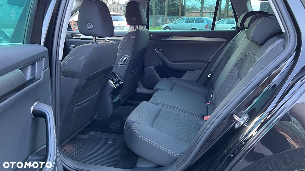 Skoda Superb 2.0 TDI SCR 4x4 Style DSG - 11