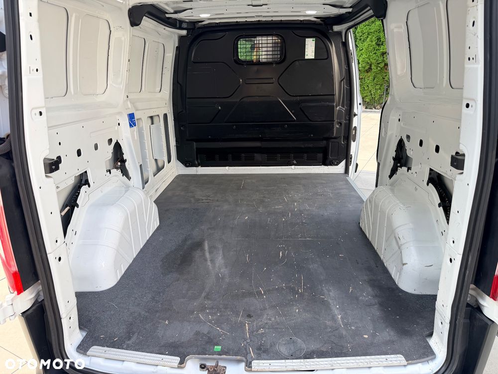 Ford Transit Custom - 13