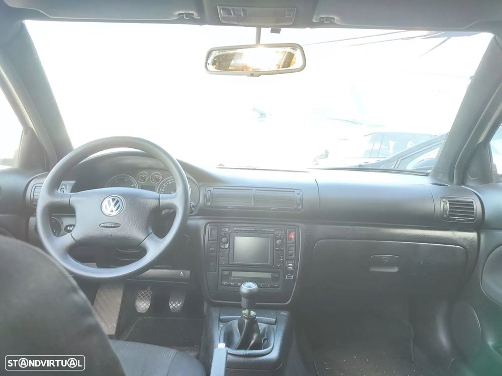 VW Passat Variant 1.9 TDi Comfortline Family - 9