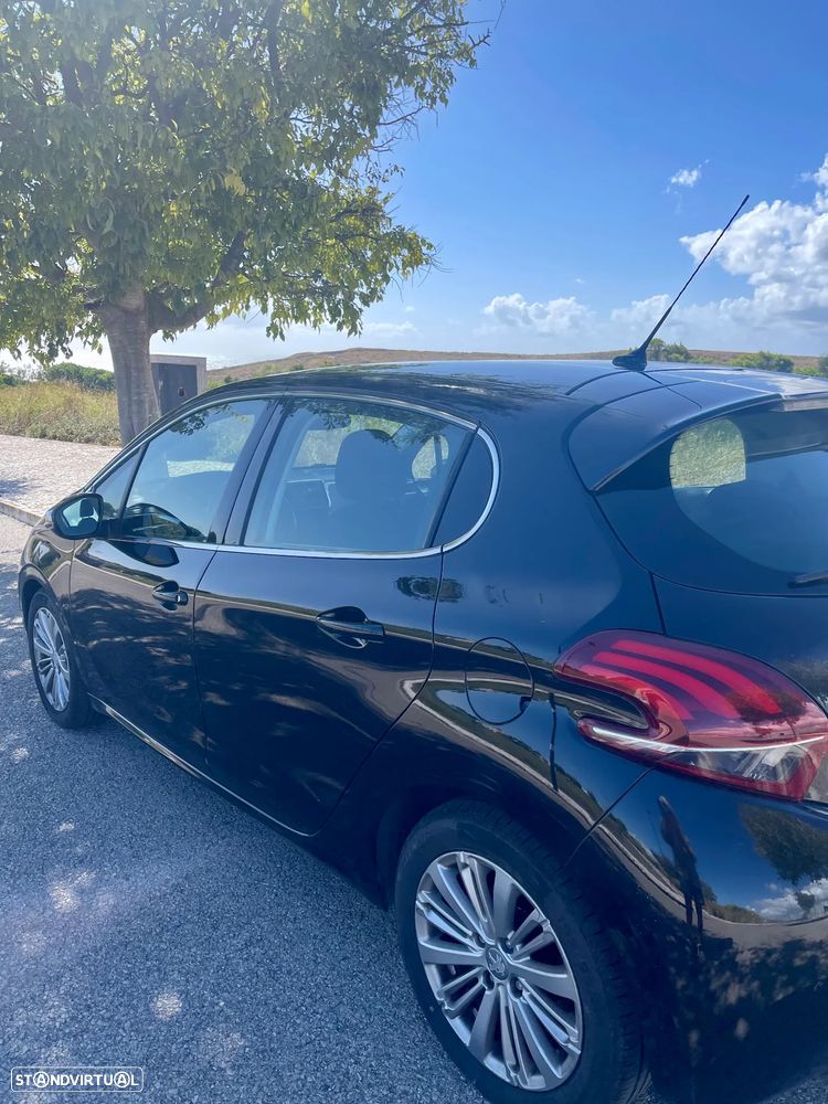 Peugeot 208 1.6 BlueHDi Allure - 4