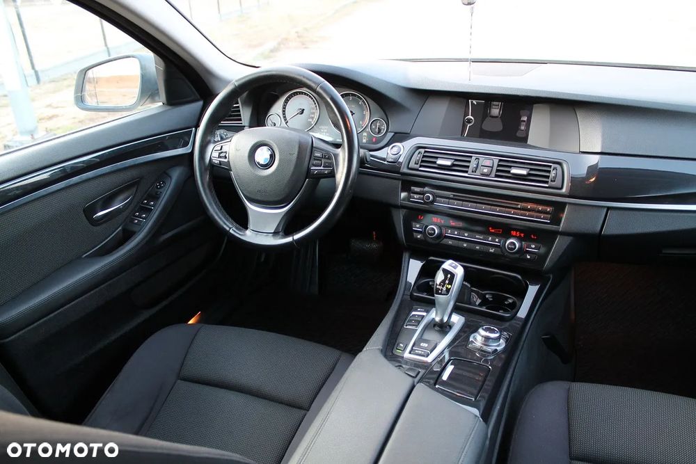 BMW Seria 5 520d - 22