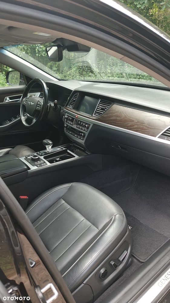 Hyundai Genesis - 19