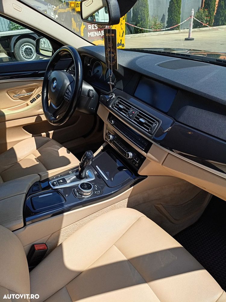 BMW Seria 5 525d xDrive - 16