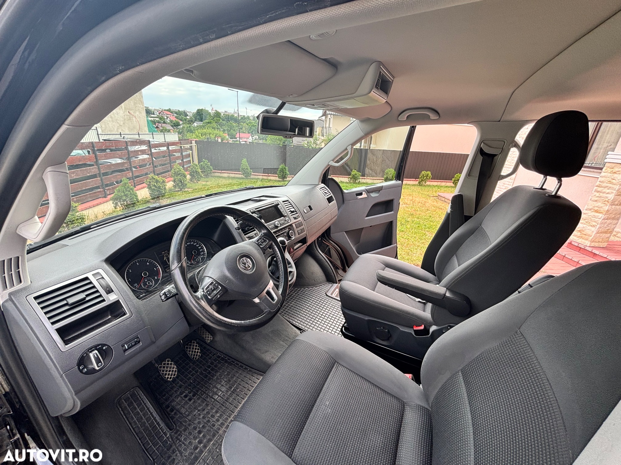 Volkswagen Multivan - 16