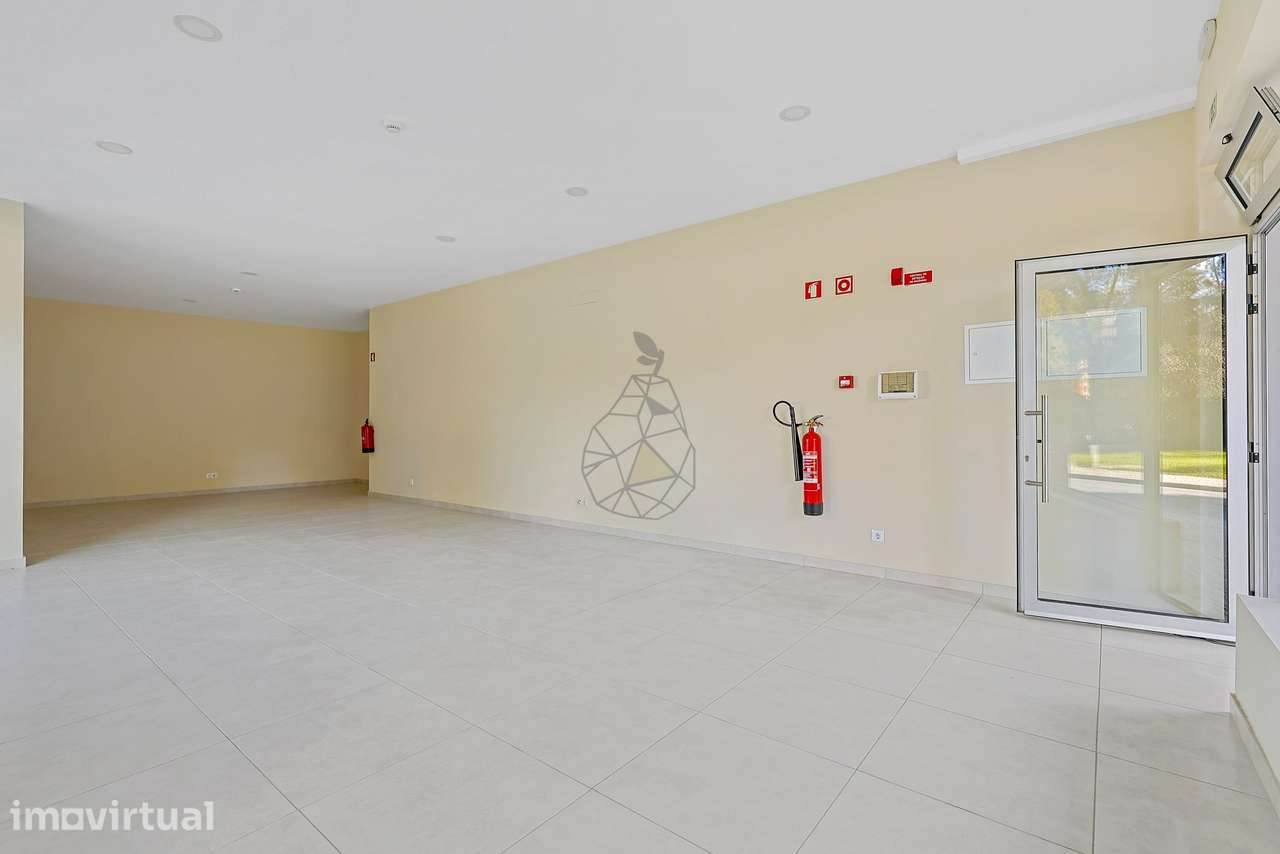 Espaço Comercial Novo na Praia da Rocha - Grande imagem: 3/15