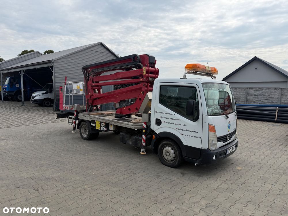 Nissan CABSTAR - 1