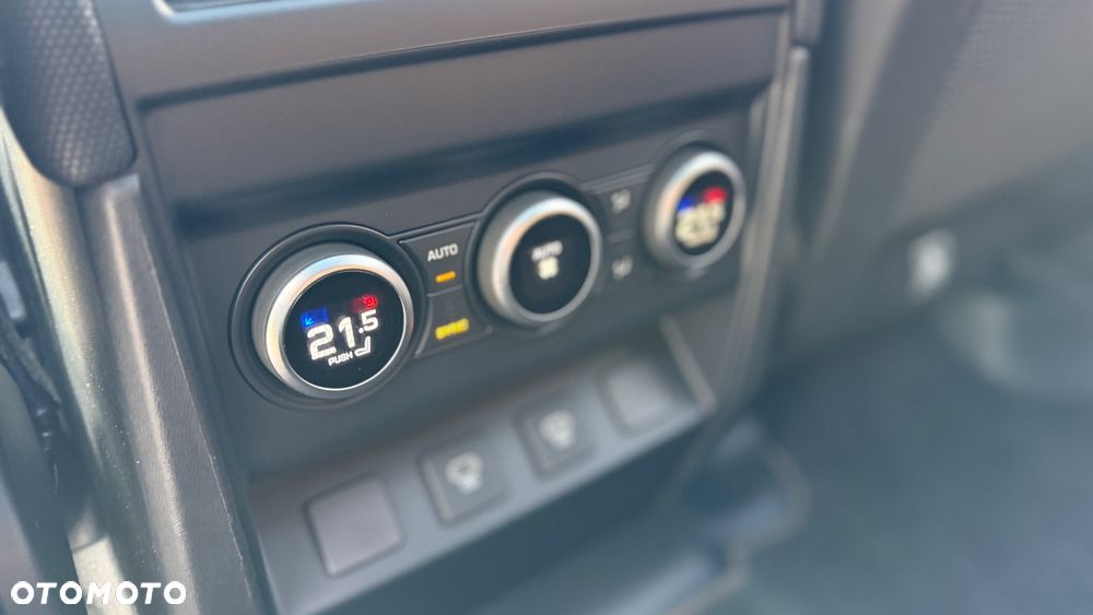 Land Rover Defender 3.0 D300 mHEV - 24