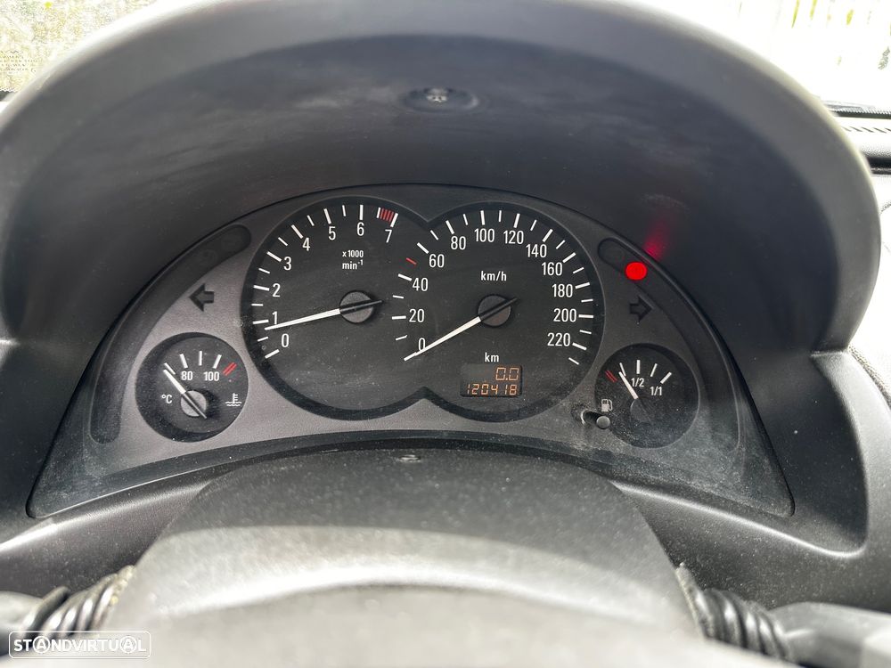 Opel Corsa 1.2 16V Confort - 16