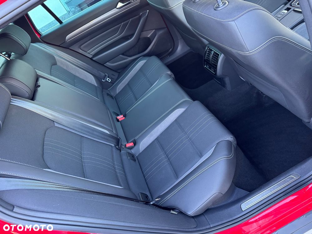 Volkswagen Passat Alltrack 2.0 TDI SCR DSG 4Motion - 33