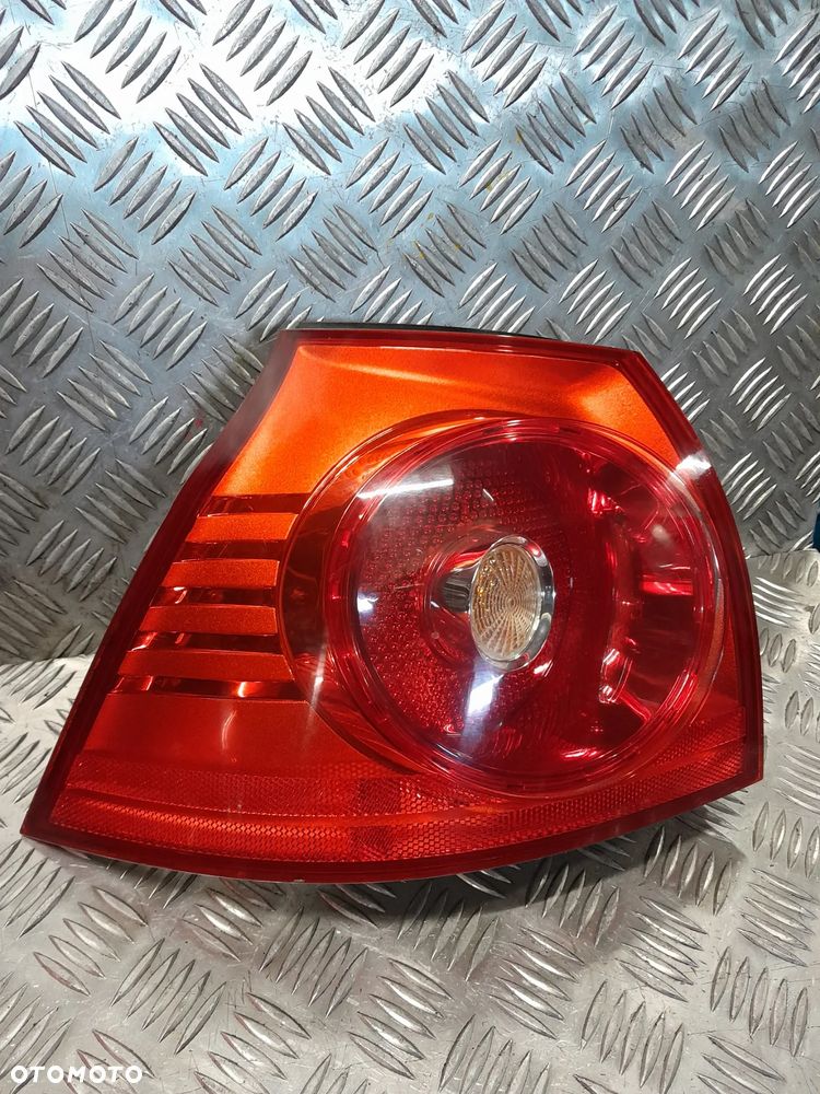 Lampa tylna lewa VW Golf V 03-09r. Europa - 2