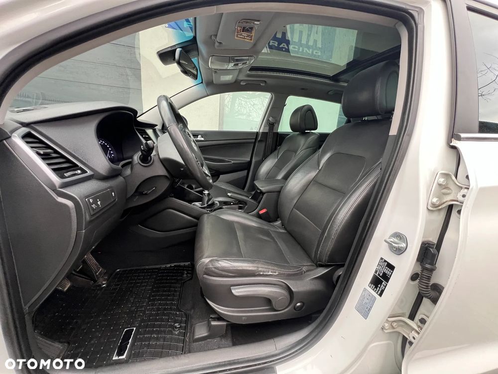 Hyundai Tucson 1.7 CRDI BlueDrive Style 2WD - 13