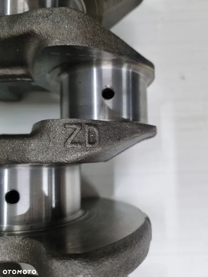 WAŁ KORBOWY MASTER MOVANO 3.0 DCI ZD30 - 2