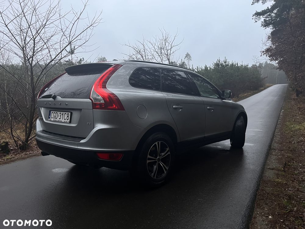 Volvo XC 60 3.2 AWD RDesign - 4