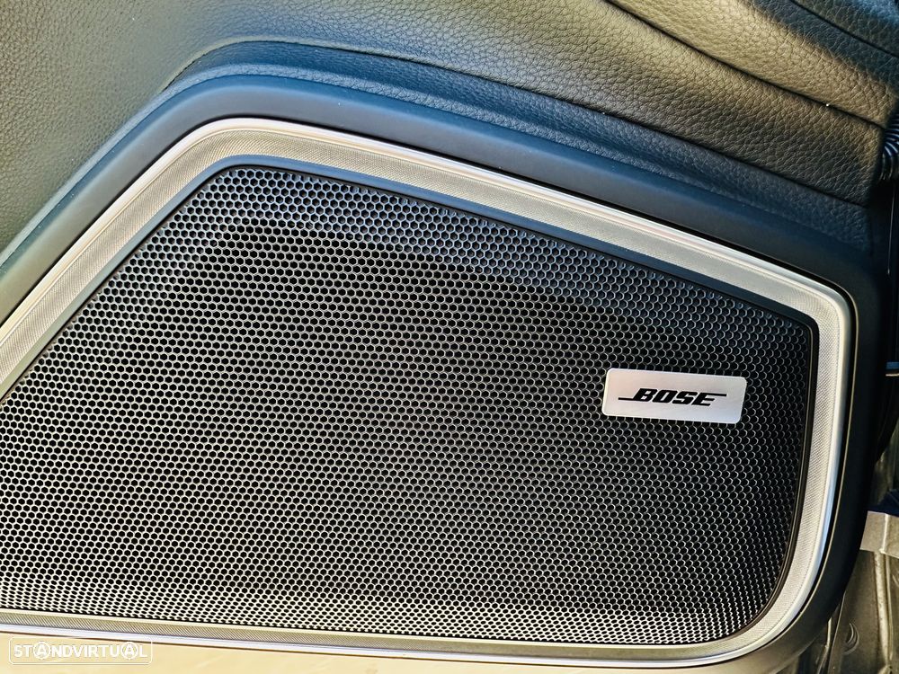 Porsche Panamera 4 Edition 10 Anos - 23