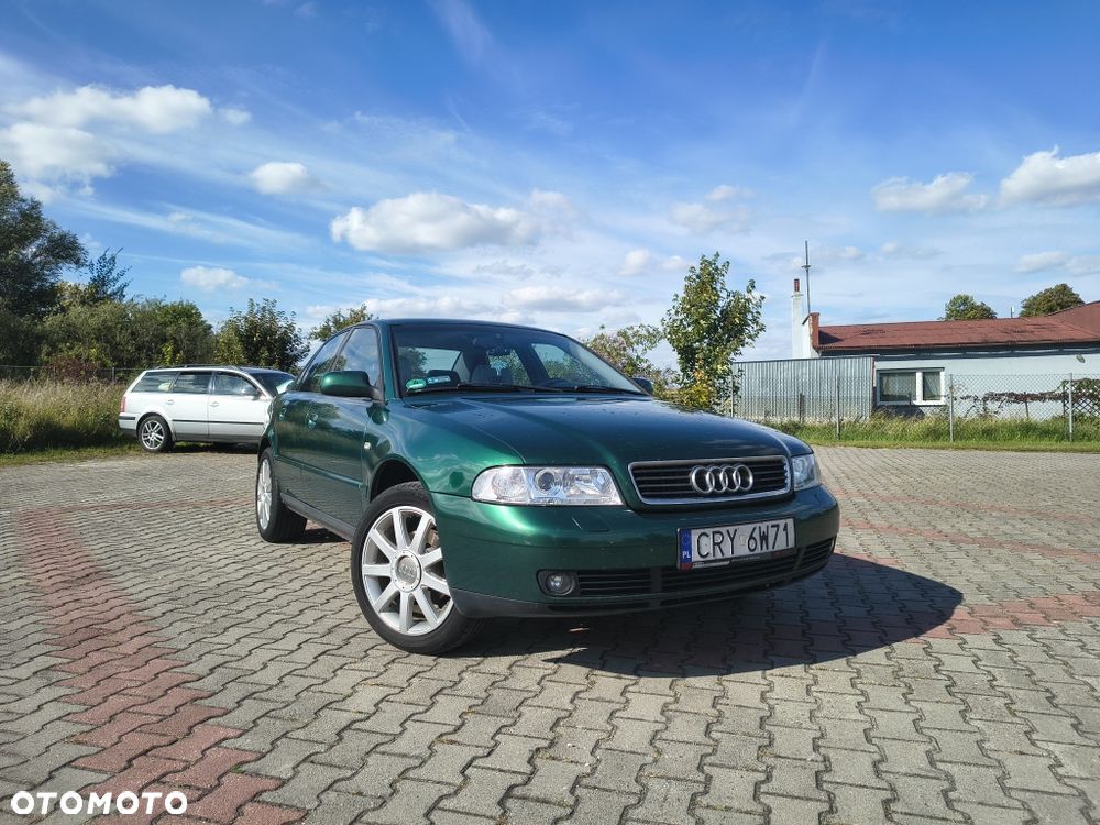 Audi A4 Limousine - 1