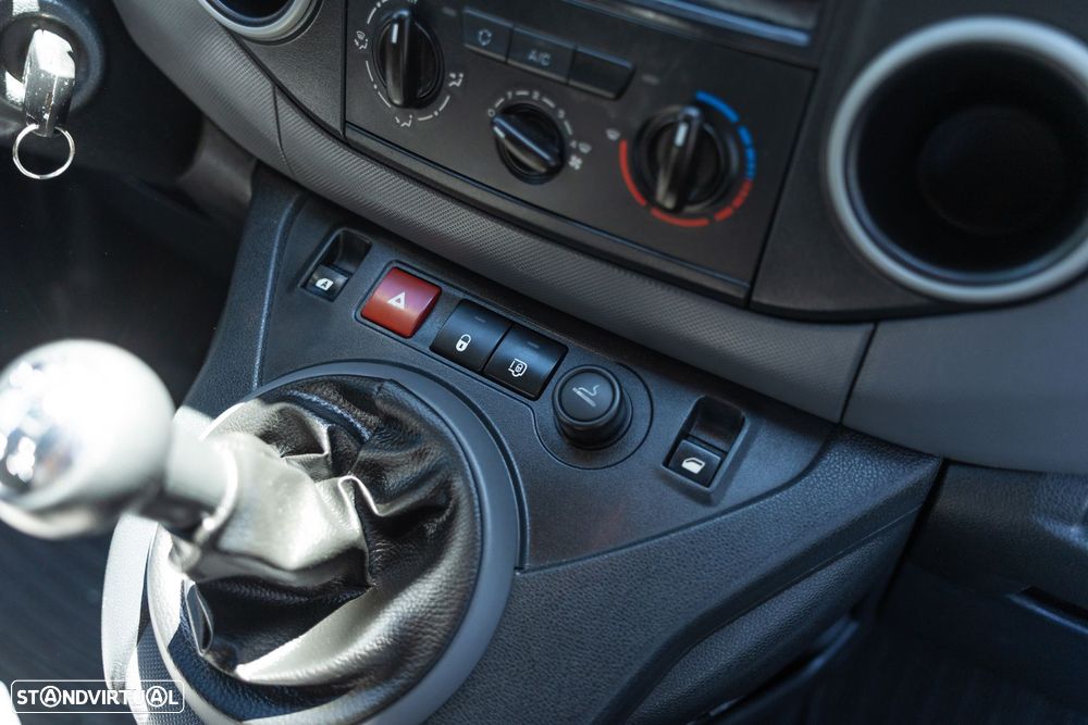 Peugeot Partner 3Lugares 1.6HDi - 11