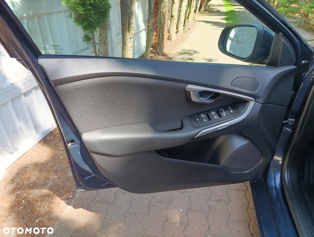 Volvo V40 D2 Kinetic - 24