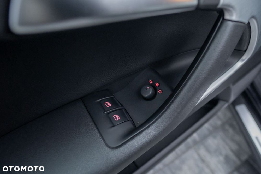 Audi A3 3-drzwiowe 2.0 TDI DPF Quattro Ambiente - 16