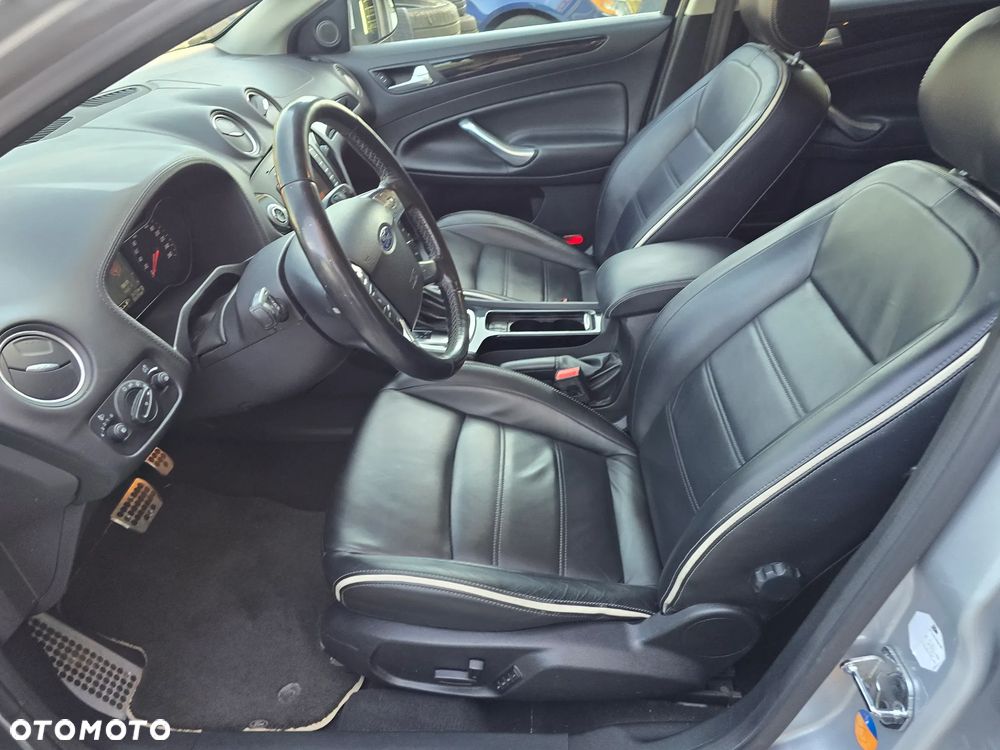 Ford Mondeo 2.0 TDCi Titanium X - 24