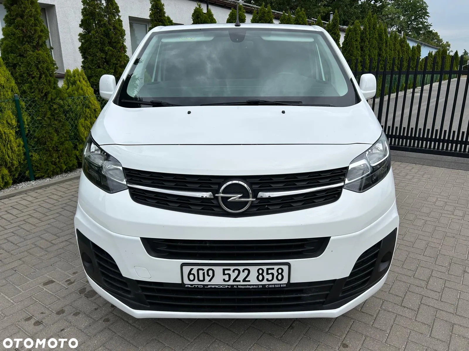 Opel Vivaro - 11