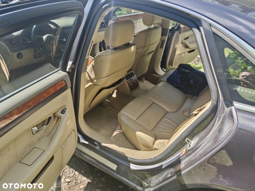 Audi A8 - 6