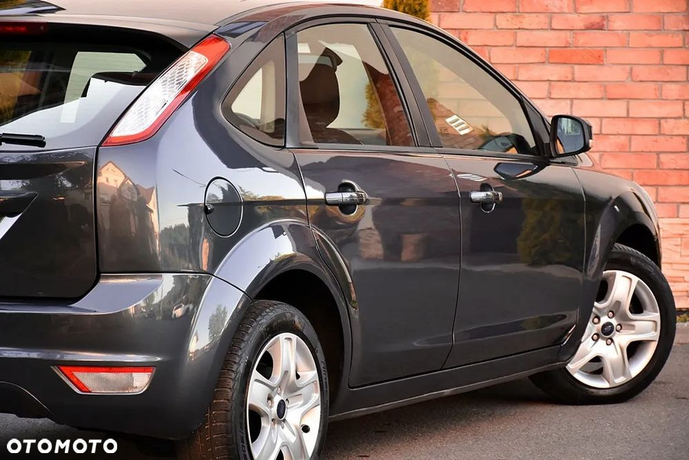 Ford Focus 1.6 16V Style - 11