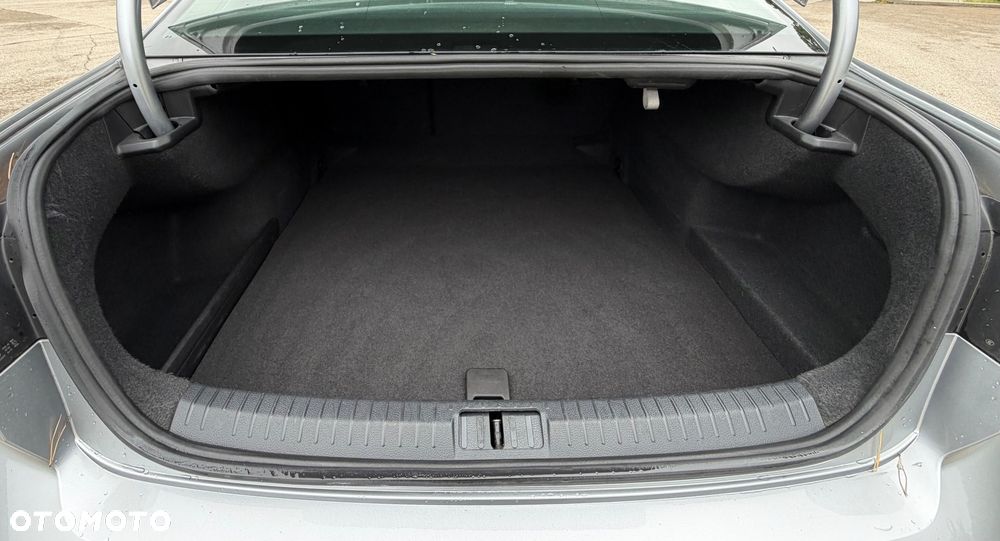 Volkswagen Passat 1.6 TDI BMT Comfortline - 14