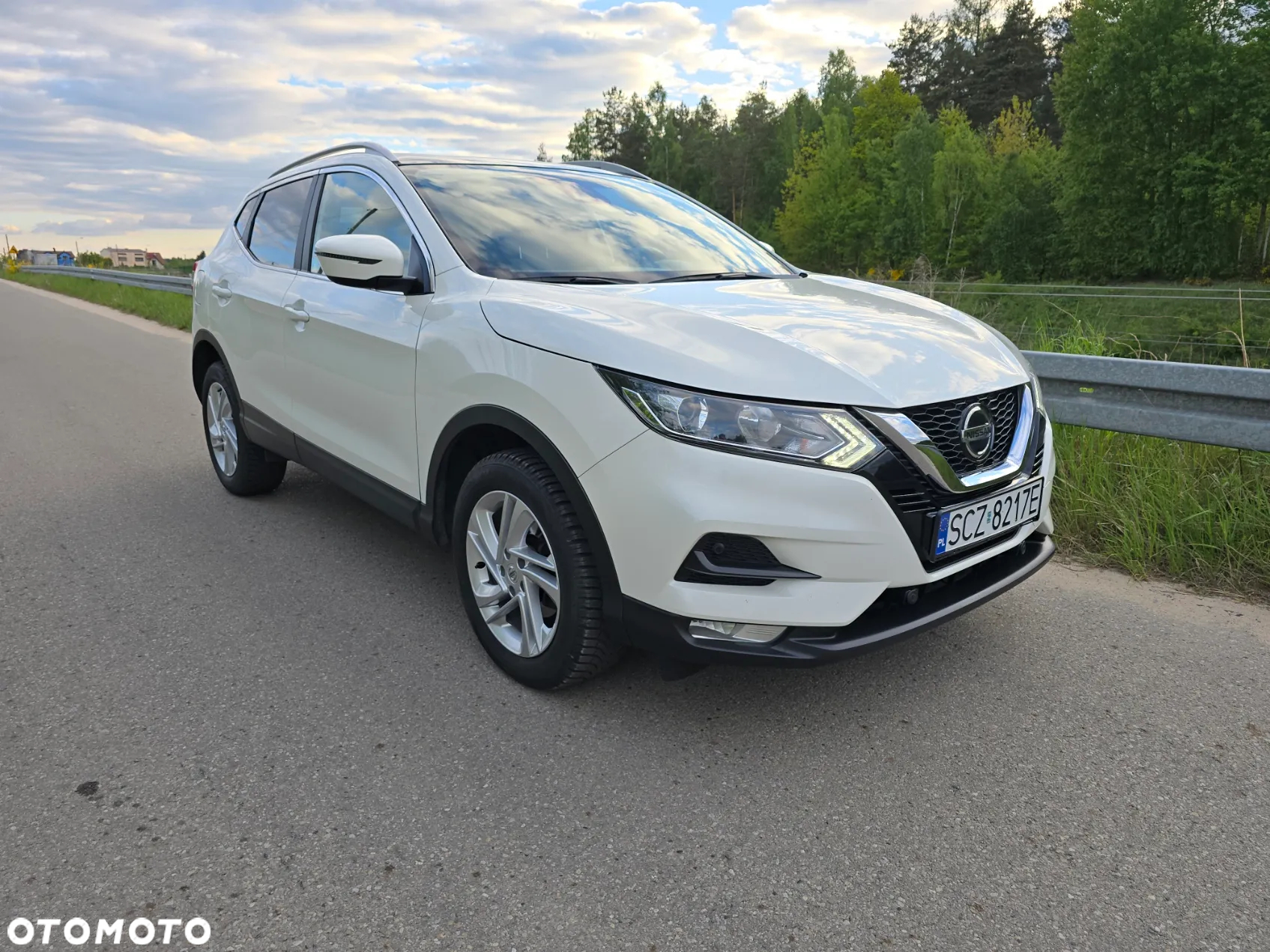 Nissan Qashqai 1.3 DIG-T Tekna - 2
